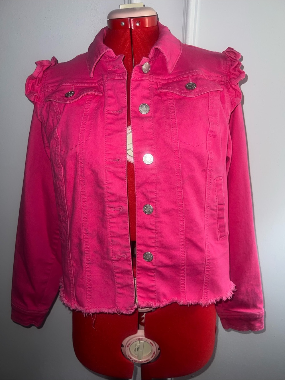 Cato est 1946 denim Women’s Pink Ruffle-Shoulder Denim Jacket size small